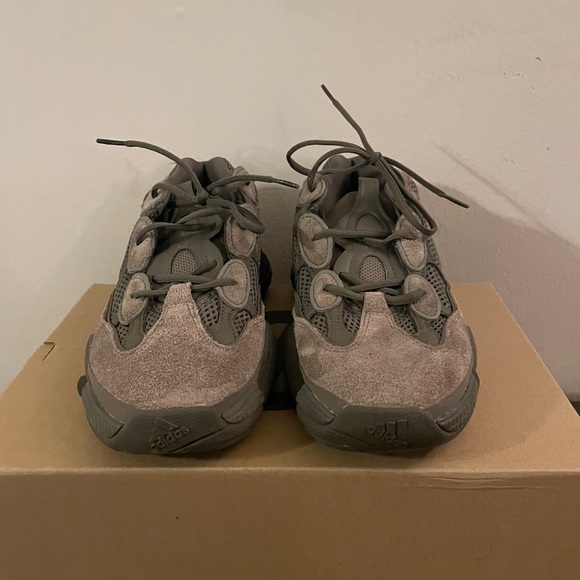 Yeezy 500 Clay Brown $200 - Picture 2 of 3